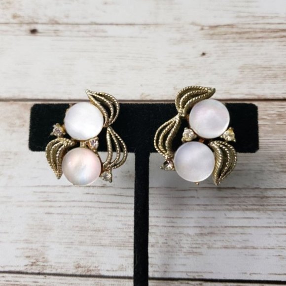 Coro Jewelry Vintage Coro Clip On Earrings Unusual Circle Design